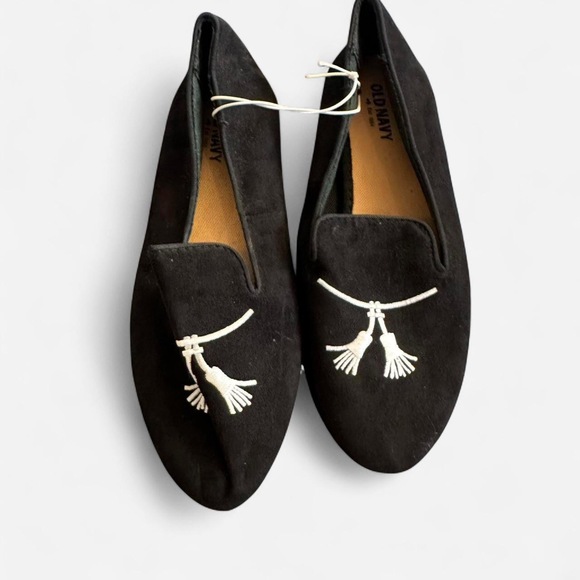 Old navy Black faux suede flats embroidered white tassel holiday loafers size 6 - Picture 1 of 2